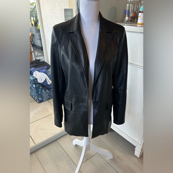 Evereve Perry St. Vegan Blazer Size Small - Picture 2 of 13